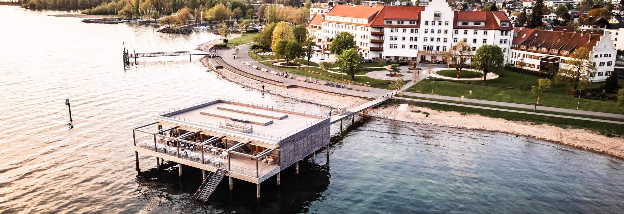 Seehotel am Kaiserstrand Außenansicht Sommer 
